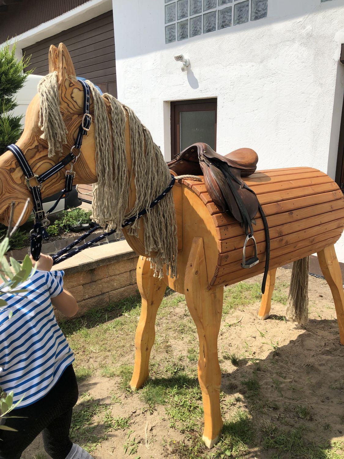 Holzpferd selbst bauen Opa zeigt's Bananapapa.de