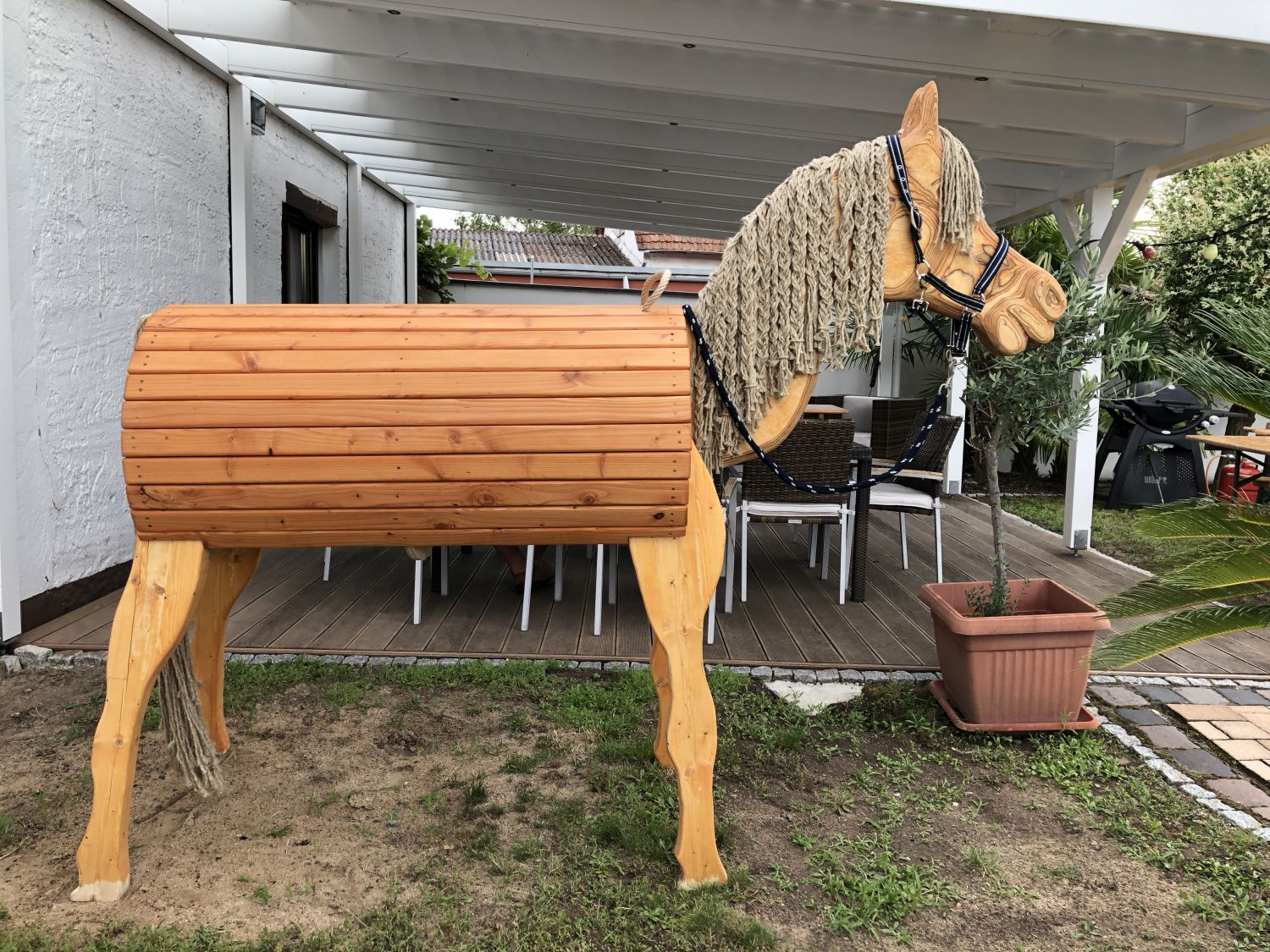 Holzpferd selbst bauen Opa zeigt's Bananapapa.de